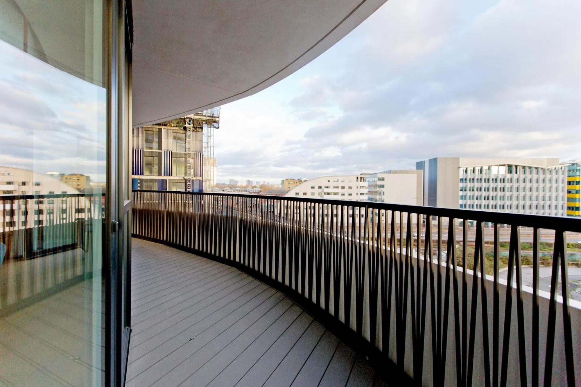 Fabulous Westfield 2 Bed Apartment London Exterior photo